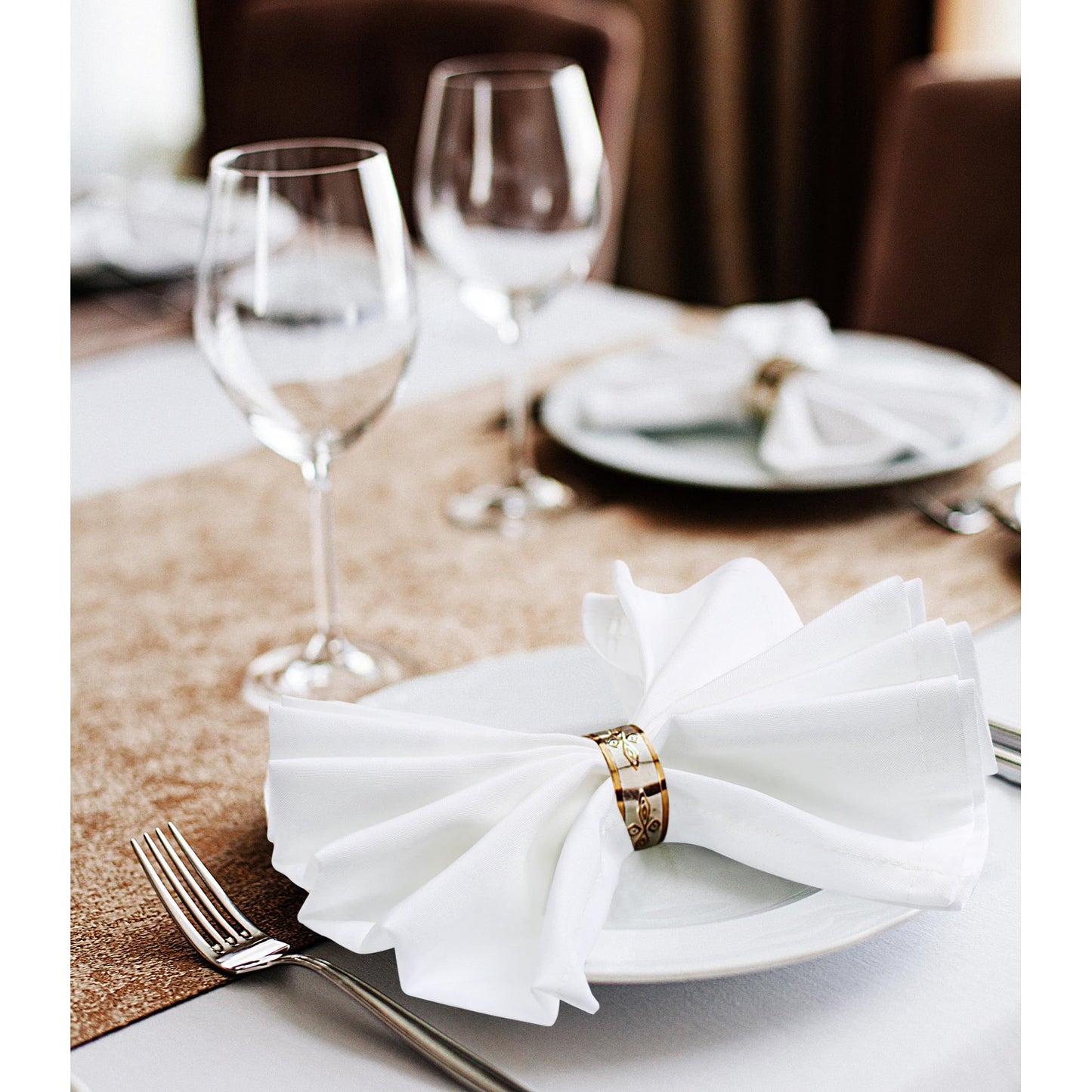 16 Pack, White Cloth Napkins 17x17 Inches, 100% Polyester Dinner Napkins with Hemmed Edges, Washable Napkins Ideal for Parties, Weddings and Dinners